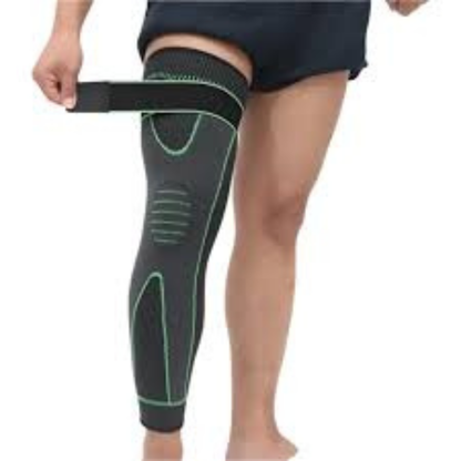 KNEE BRACE WITH ADJUSTABLE STRAPS